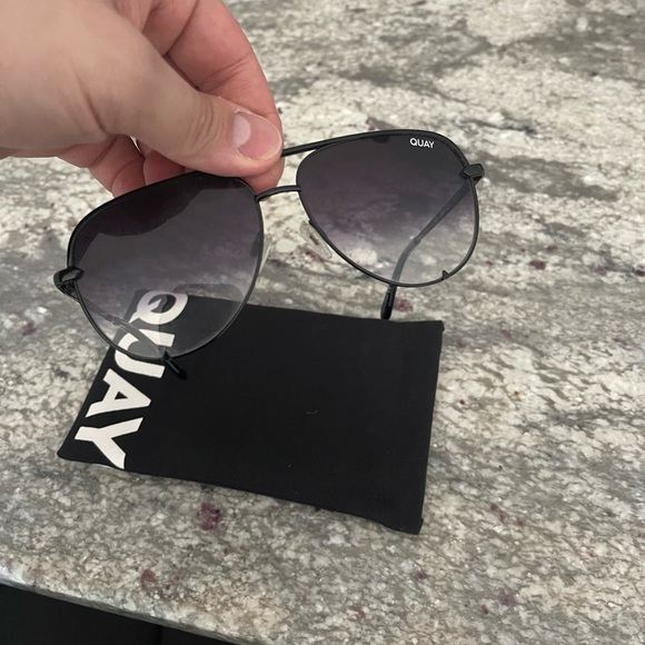 Quay High Key Aviator Sunglasses- Black/Fade to Clear - Picture 3 of 7